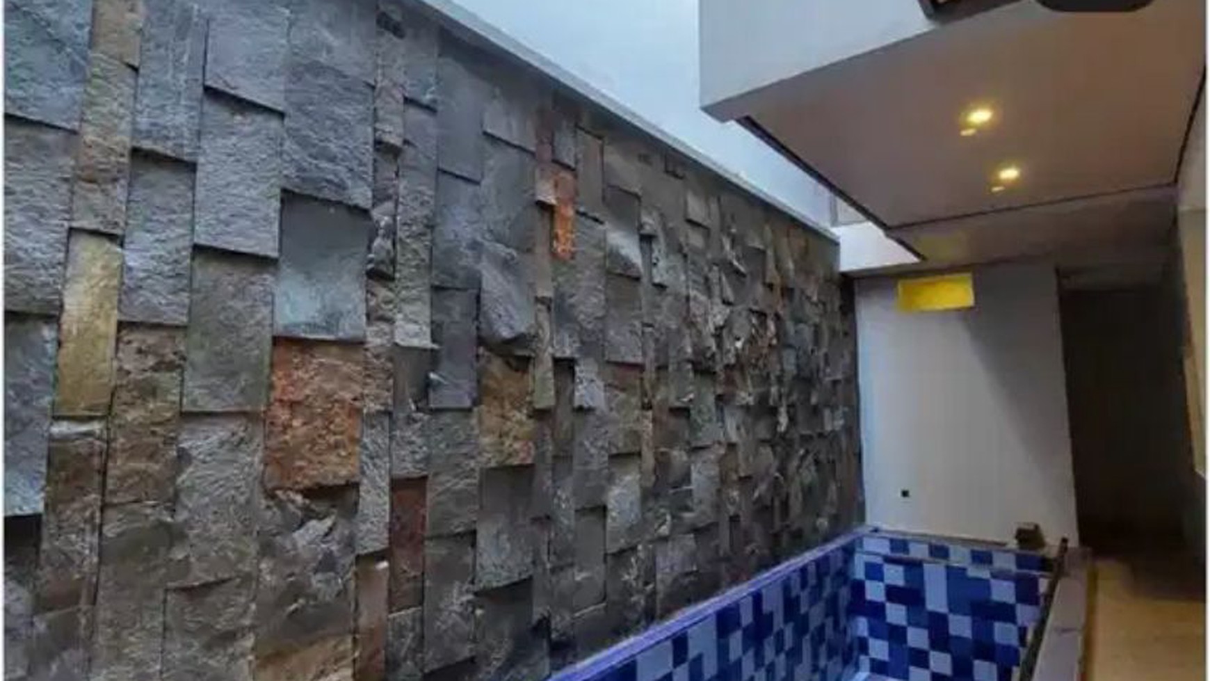 Dijual Rumah Baru Pakuwon City Surabaya PLUS Kolam Renang dekat Sekolah Xin zhong, Gloria