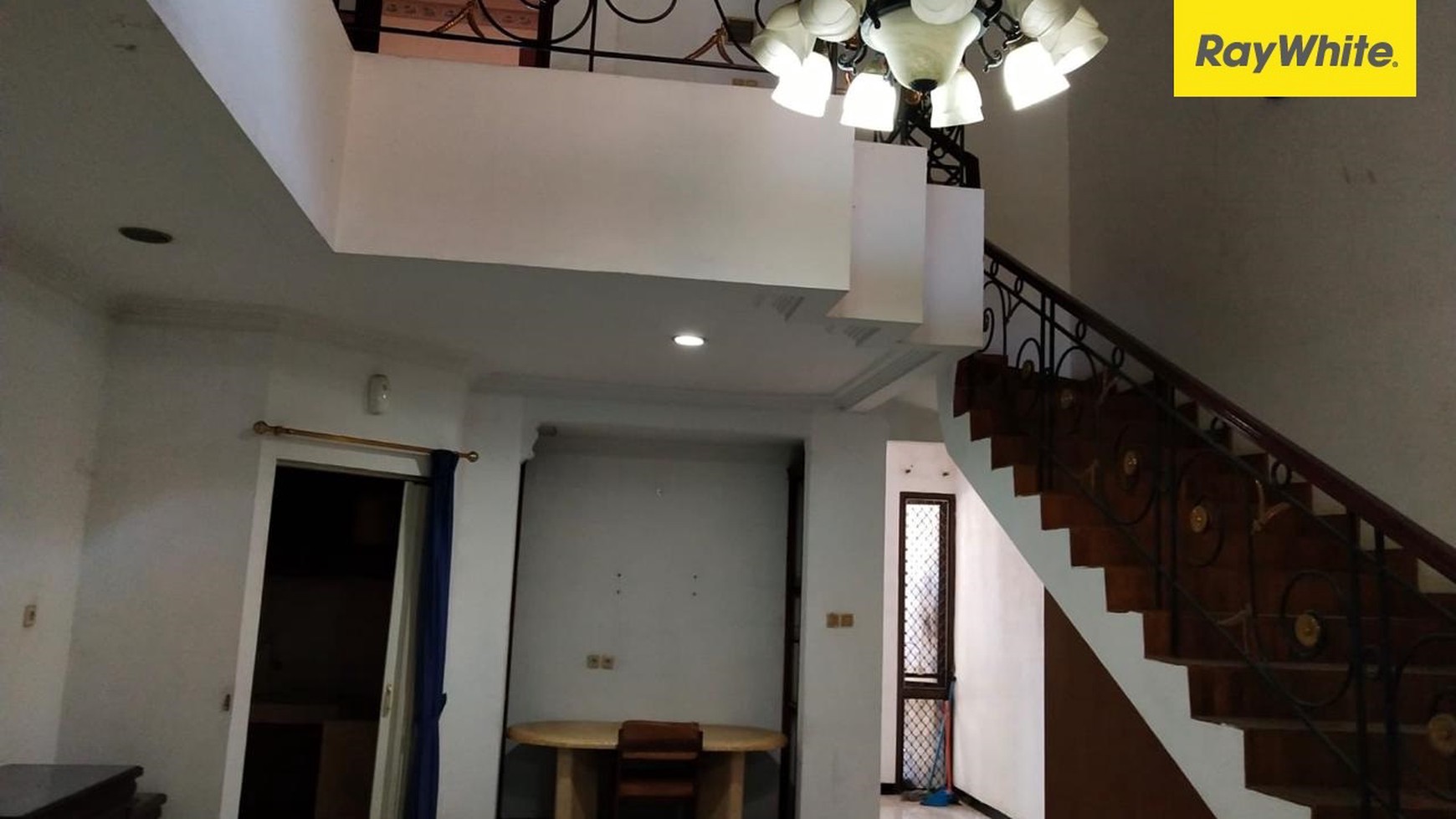 Dijual Rumah 2 lantai Istana Permata Raya Bandara Juanda Sidoarjo