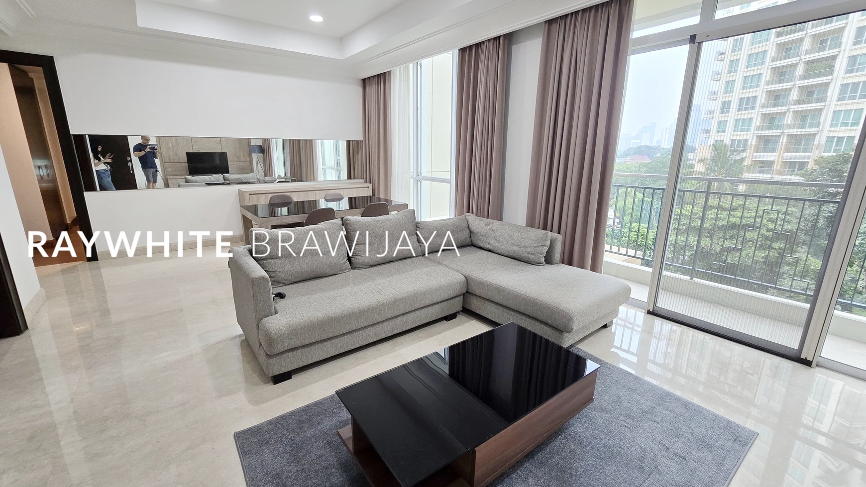 Apartment Pakubuwono View Fully-Furnished