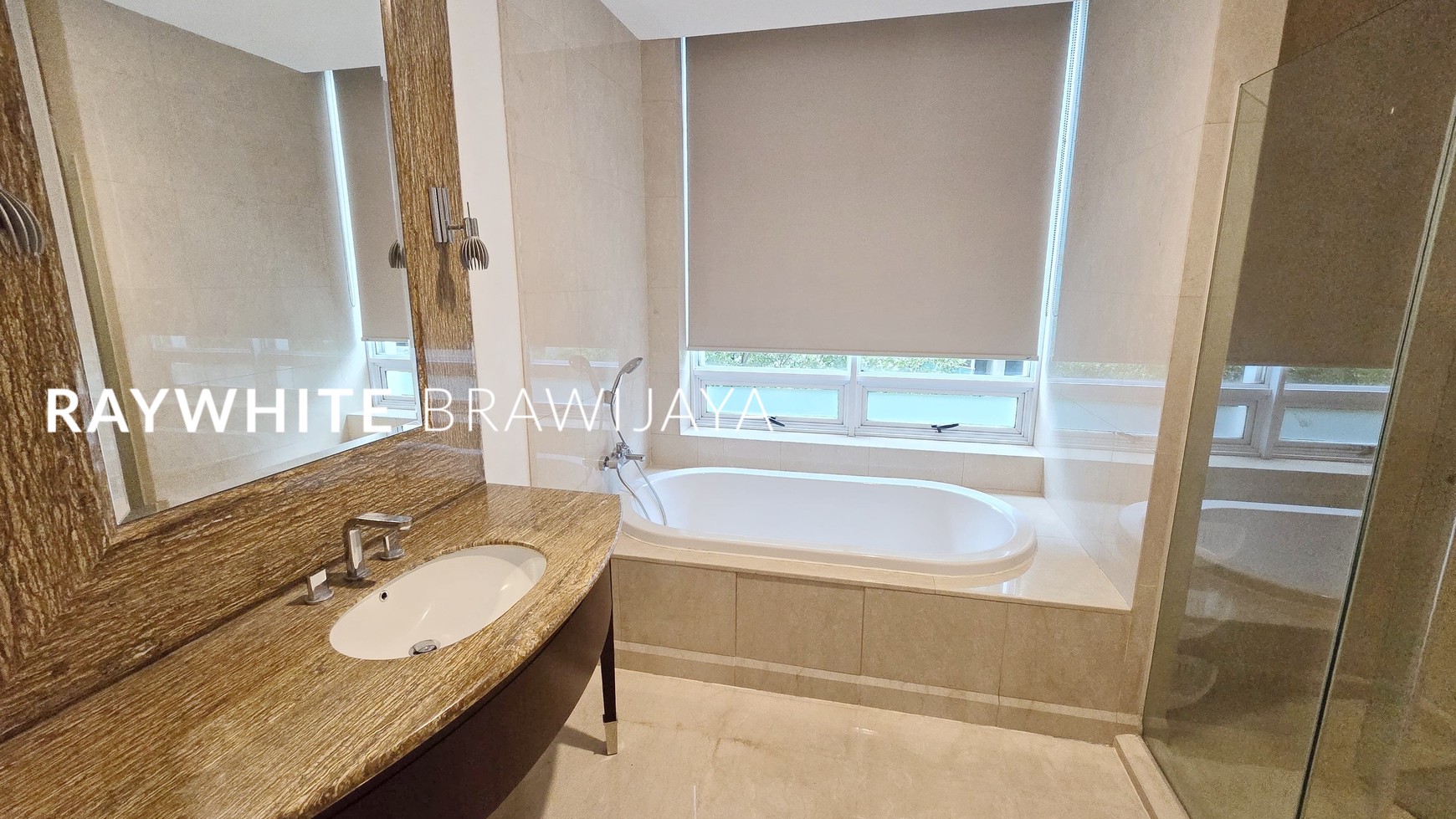 Apartment Pakubuwono View Fully-Furnished