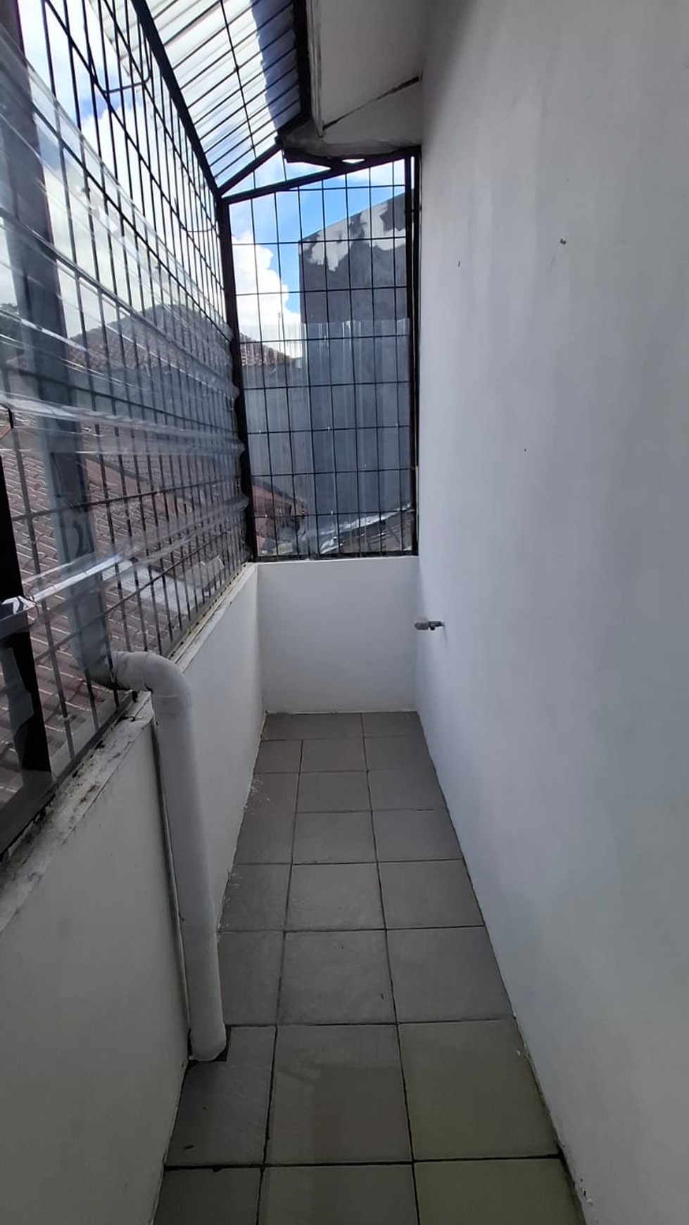 Rumah rapi di Nusa Loka BSD