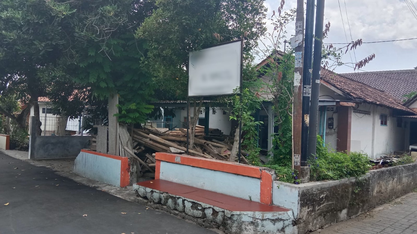 Tanah & Rumah Dekat Taman Denggung Mlati Sleman 