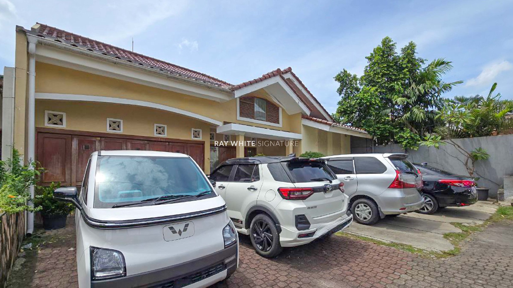 Rumah Mewah di Jl Abuserin Kav 1 Cilandak