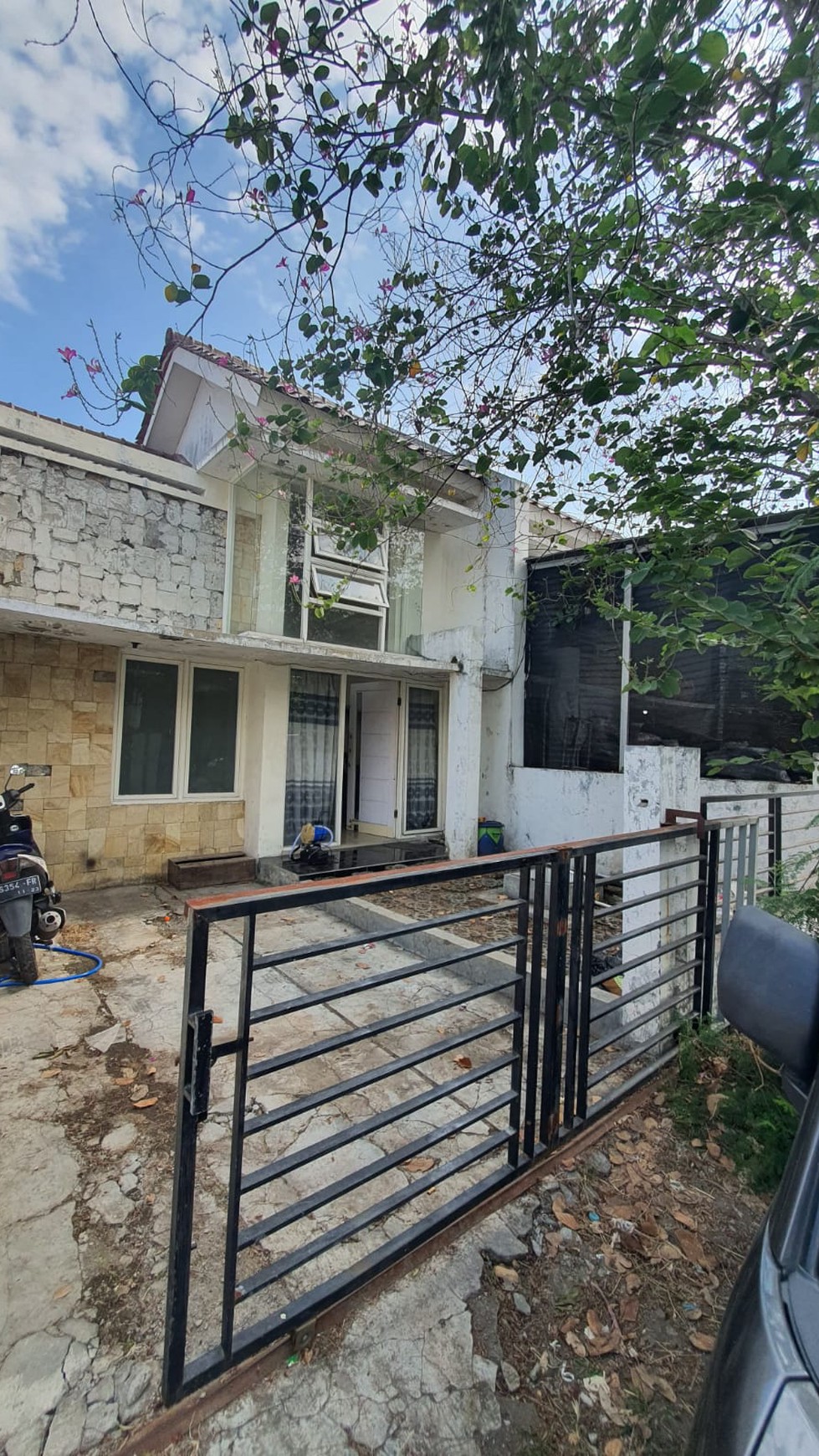 1852. Dijual Rumah Green Lake Wonorejo Rungkut 