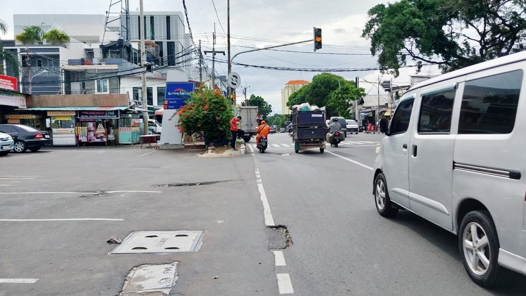 Kavling Siap Bangun Di Jl Pos Pengumben Raya  Kelapa Dua, Kebon Jeruk