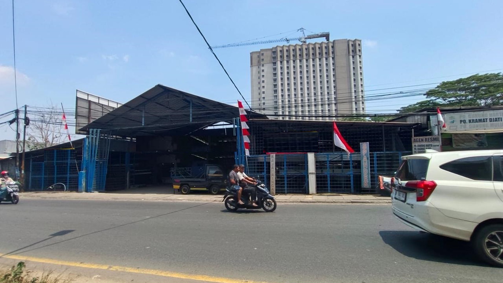 Rumah hitung tanah, daerah Commersil di Ciputat