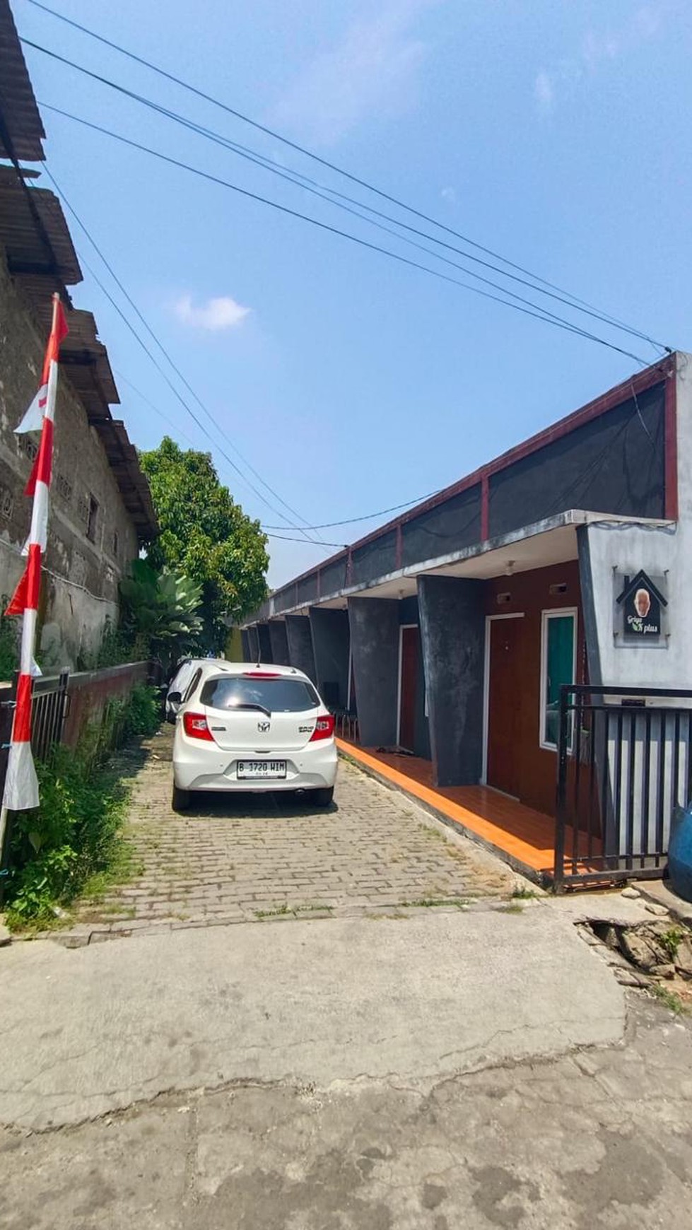 Rumah hitung tanah, daerah Commersil di Ciputat