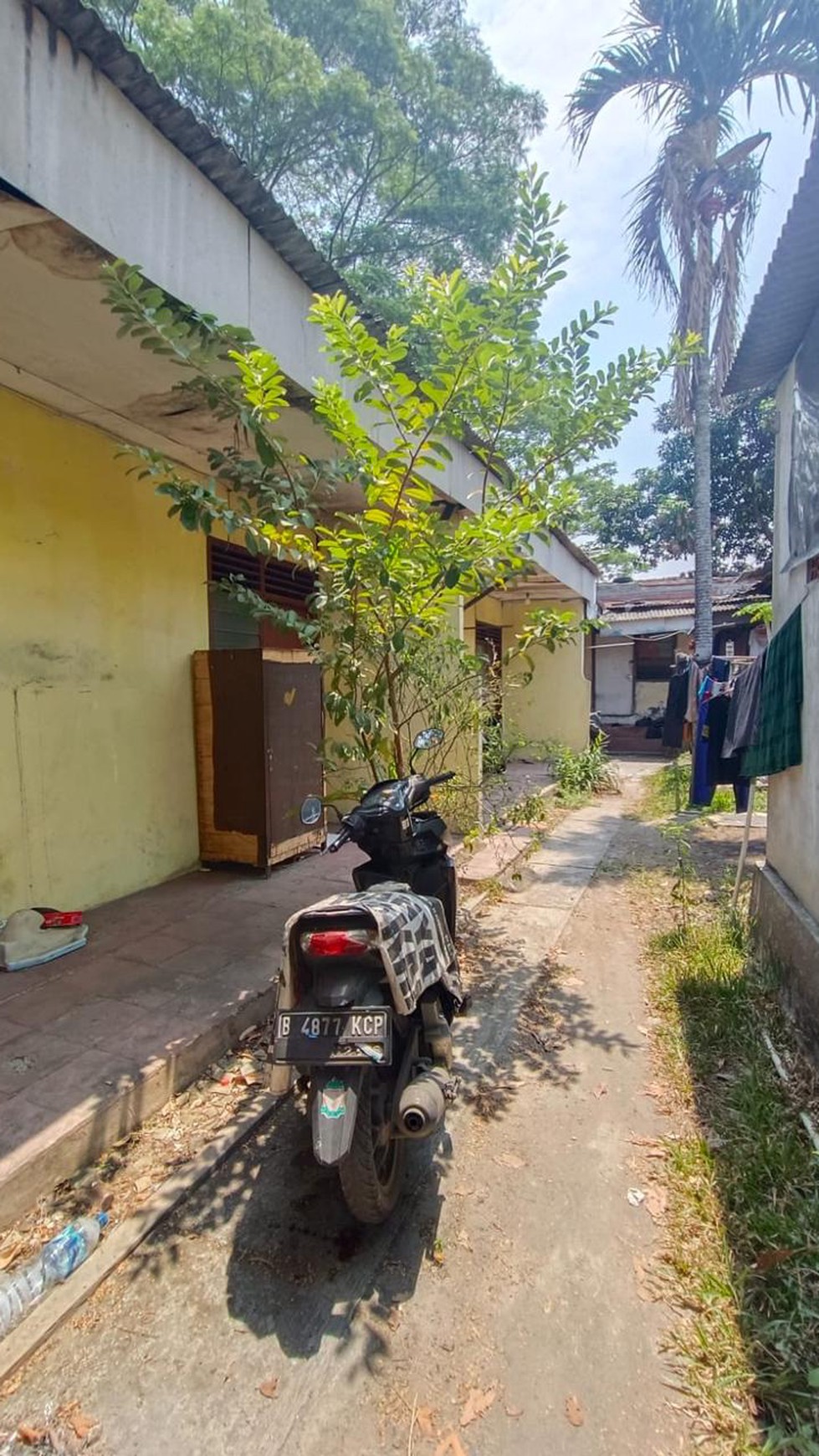 Rumah hitung tanah, daerah Commersil di Ciputat