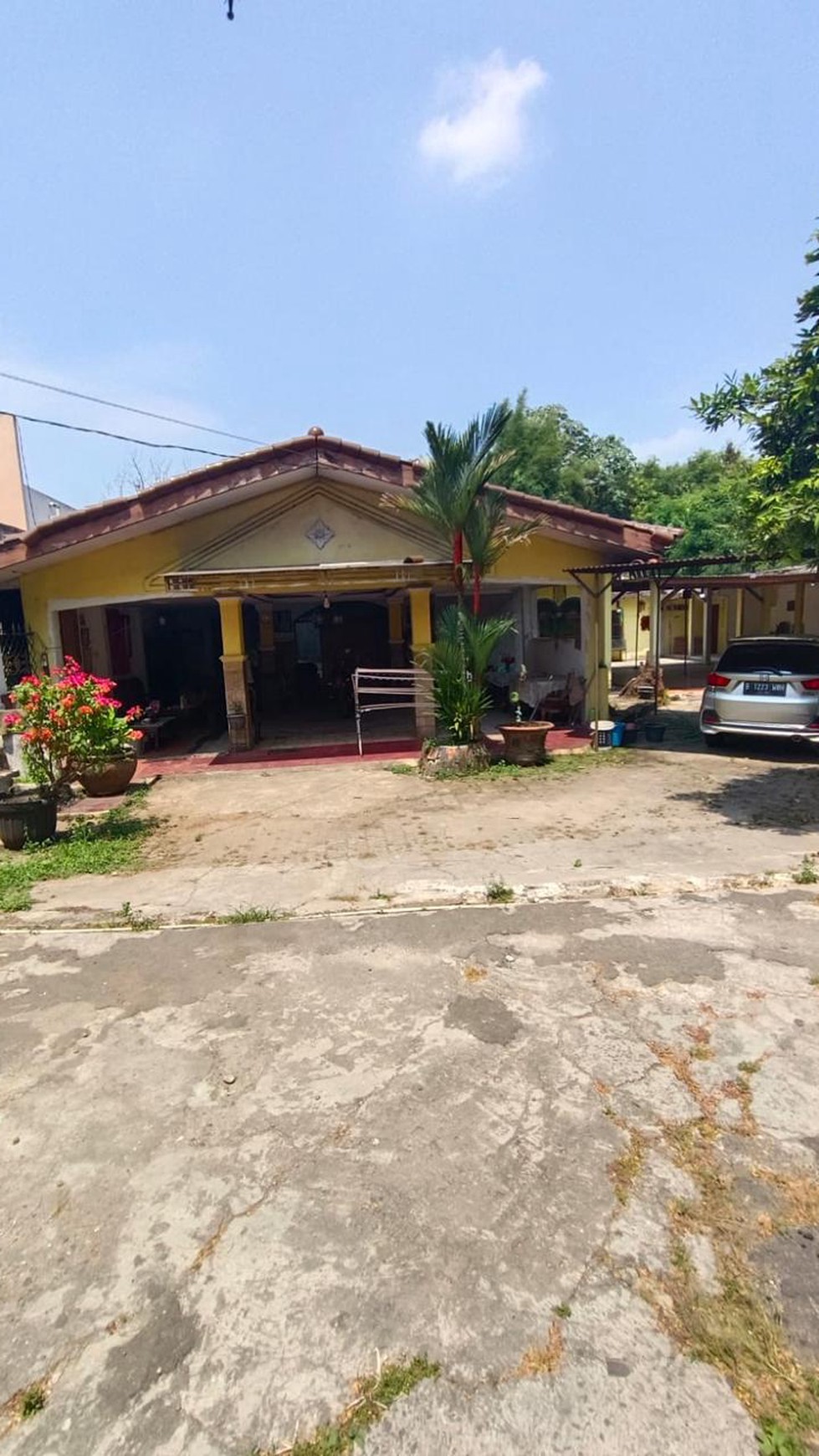 Rumah hitung tanah, daerah Commersil di Ciputat