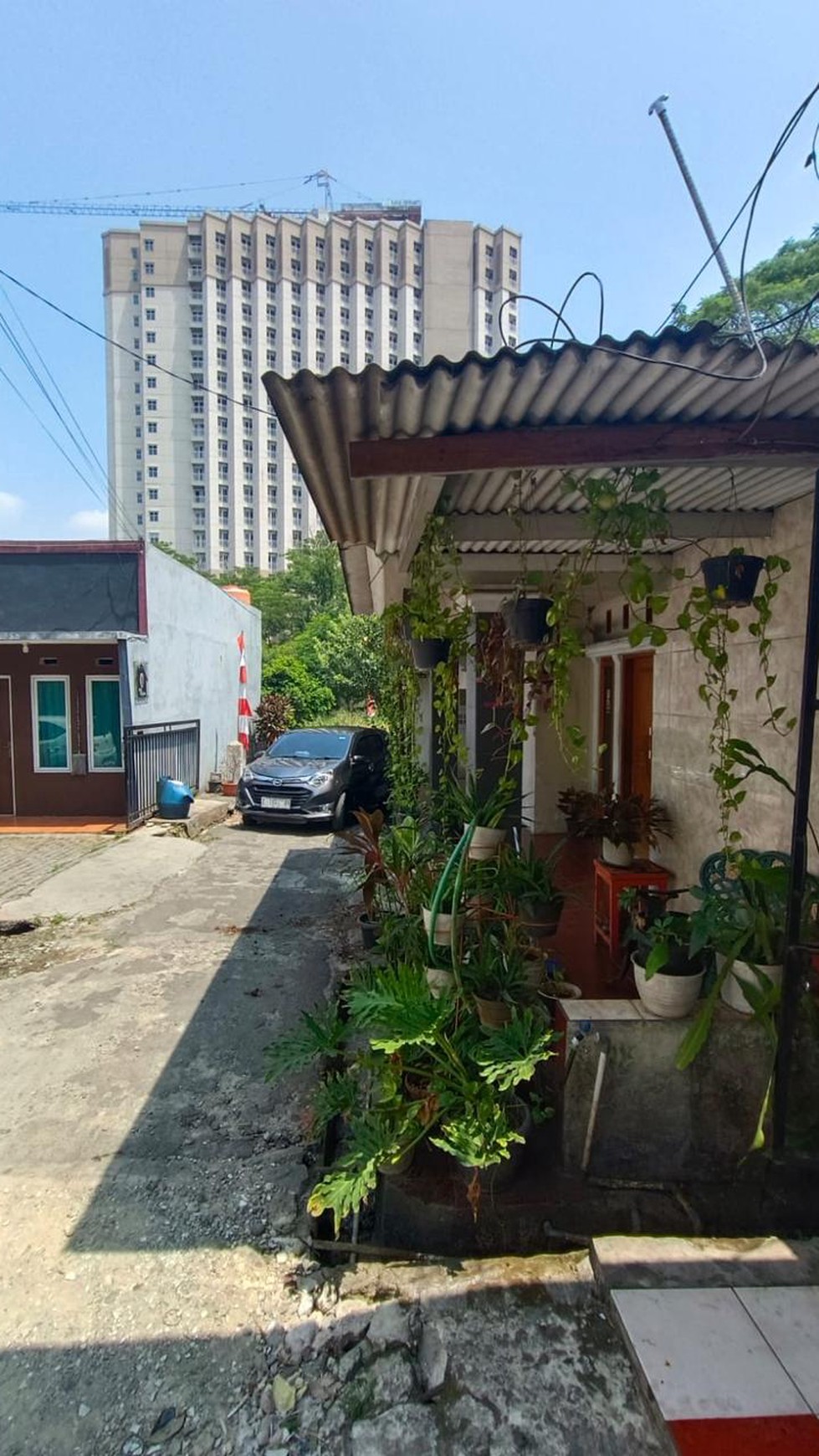 Rumah hitung tanah, daerah Commersil di Ciputat