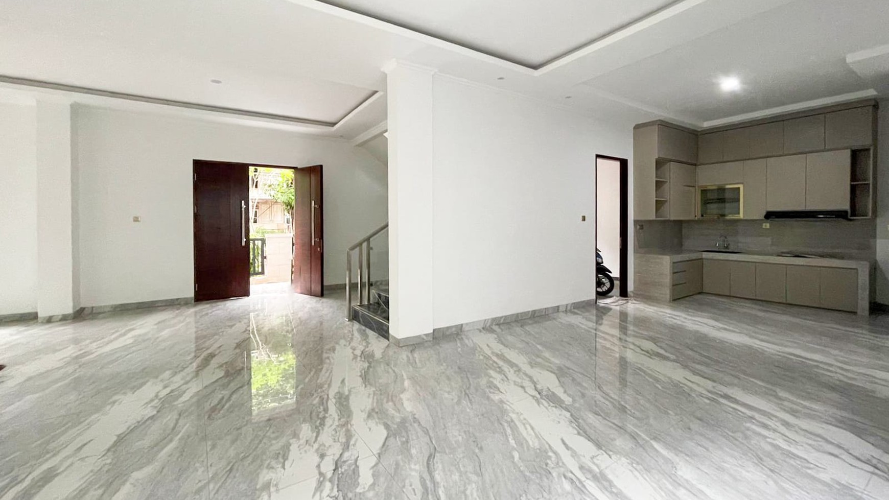 Rumah Hitung Tanah Area Cipete