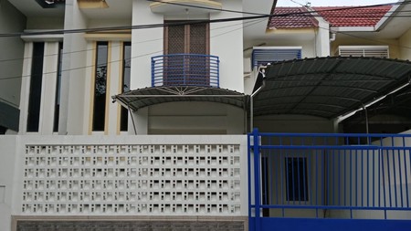 Dijual Rumah 2 lantai di Lebak Indah Regency Surabaya