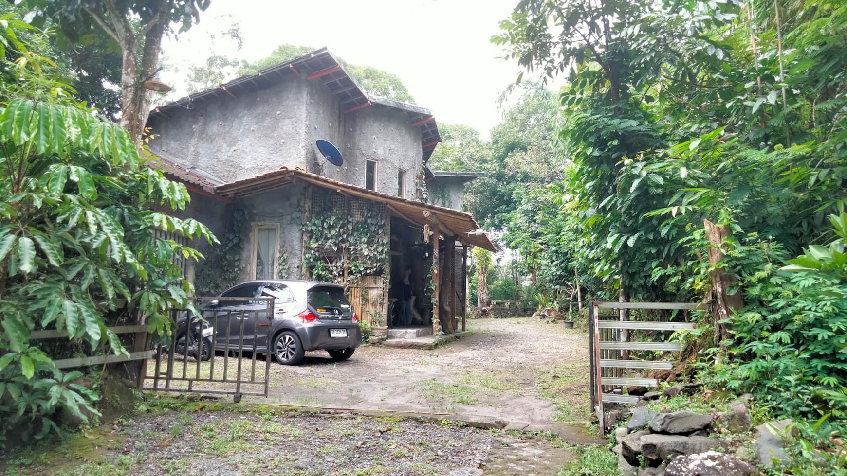 Villa + Cofee Shop di Kawasan Wisata Kaliurang Pakem Sleman 