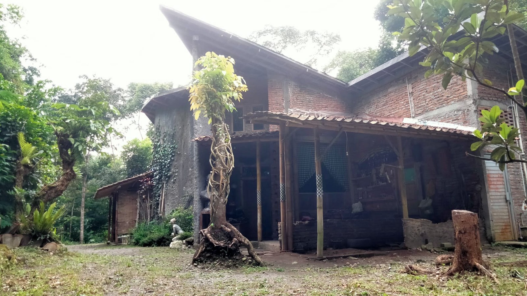 Villa + Cofee Shop di Kawasan Wisata Kaliurang Pakem Sleman 