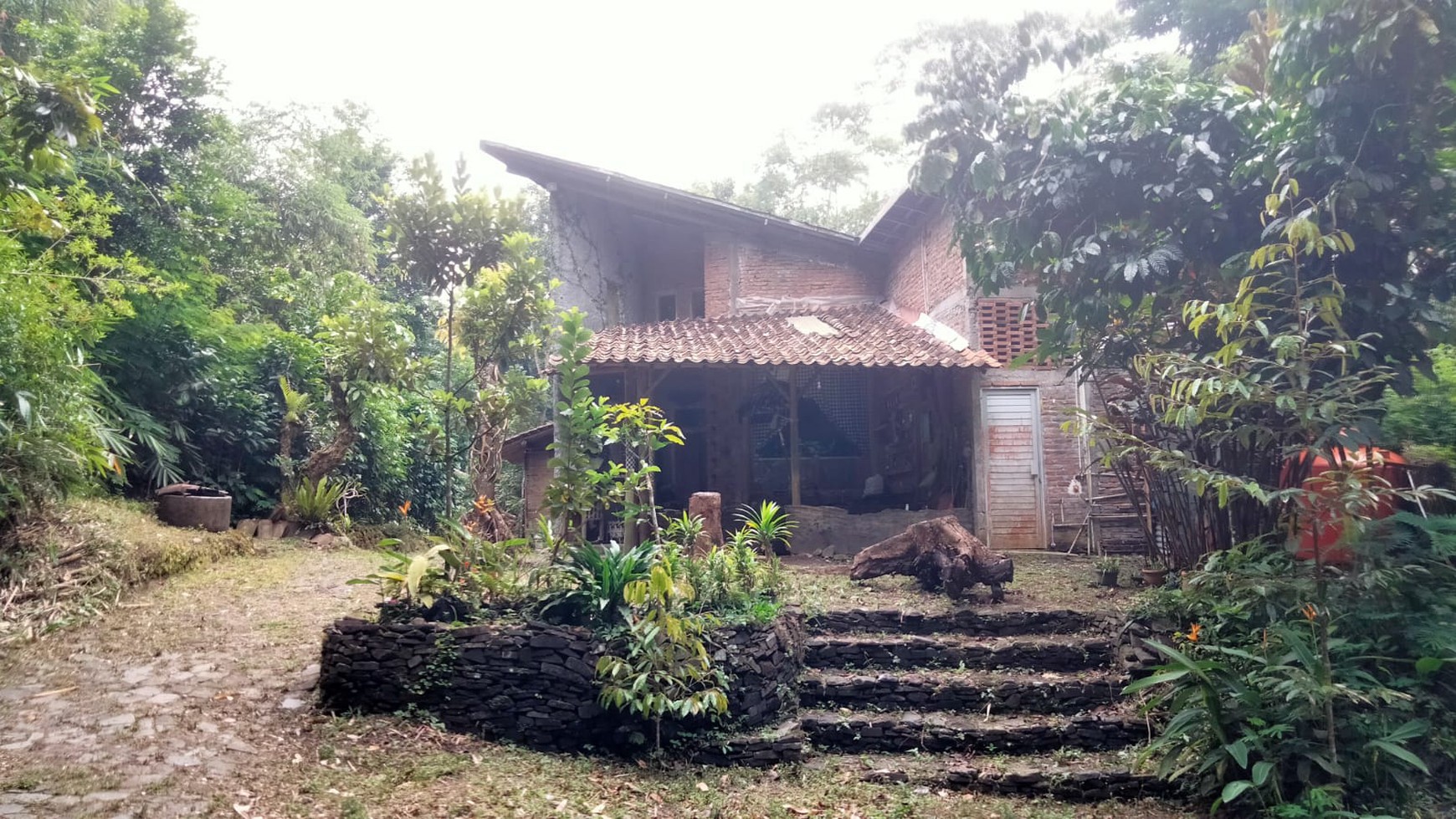 Villa + Cofee Shop di Kawasan Wisata Kaliurang Pakem Sleman 