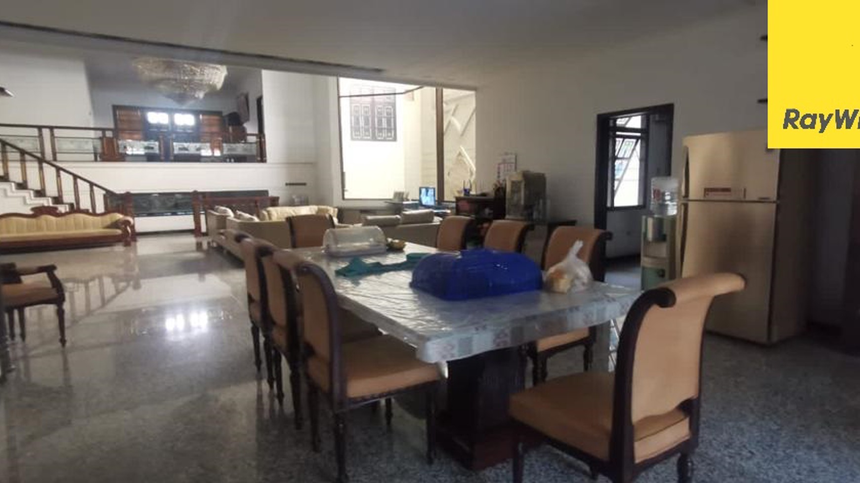 Dijual Rumah Semi Furnish Kedung Cowek Surabaya