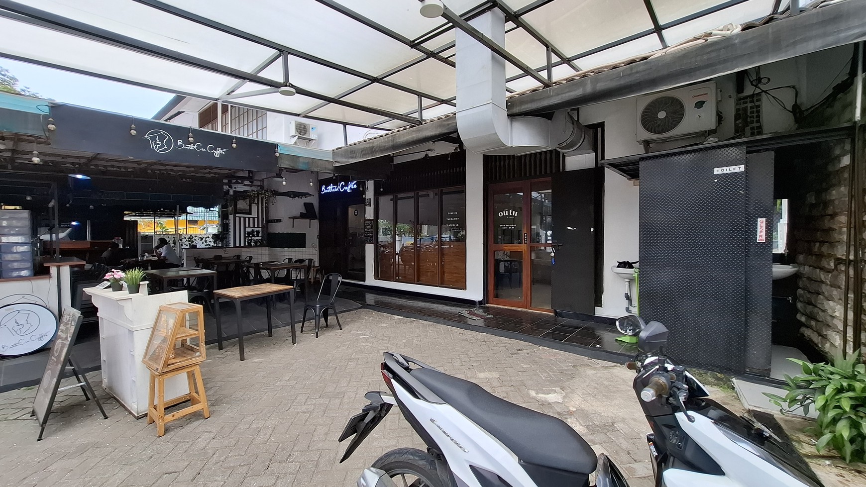 Ruang Usaha Lokasi Strategis Cocok Untuk Usaha Kuliner Rumah Makan atau Cafe Di Tebet Barat 