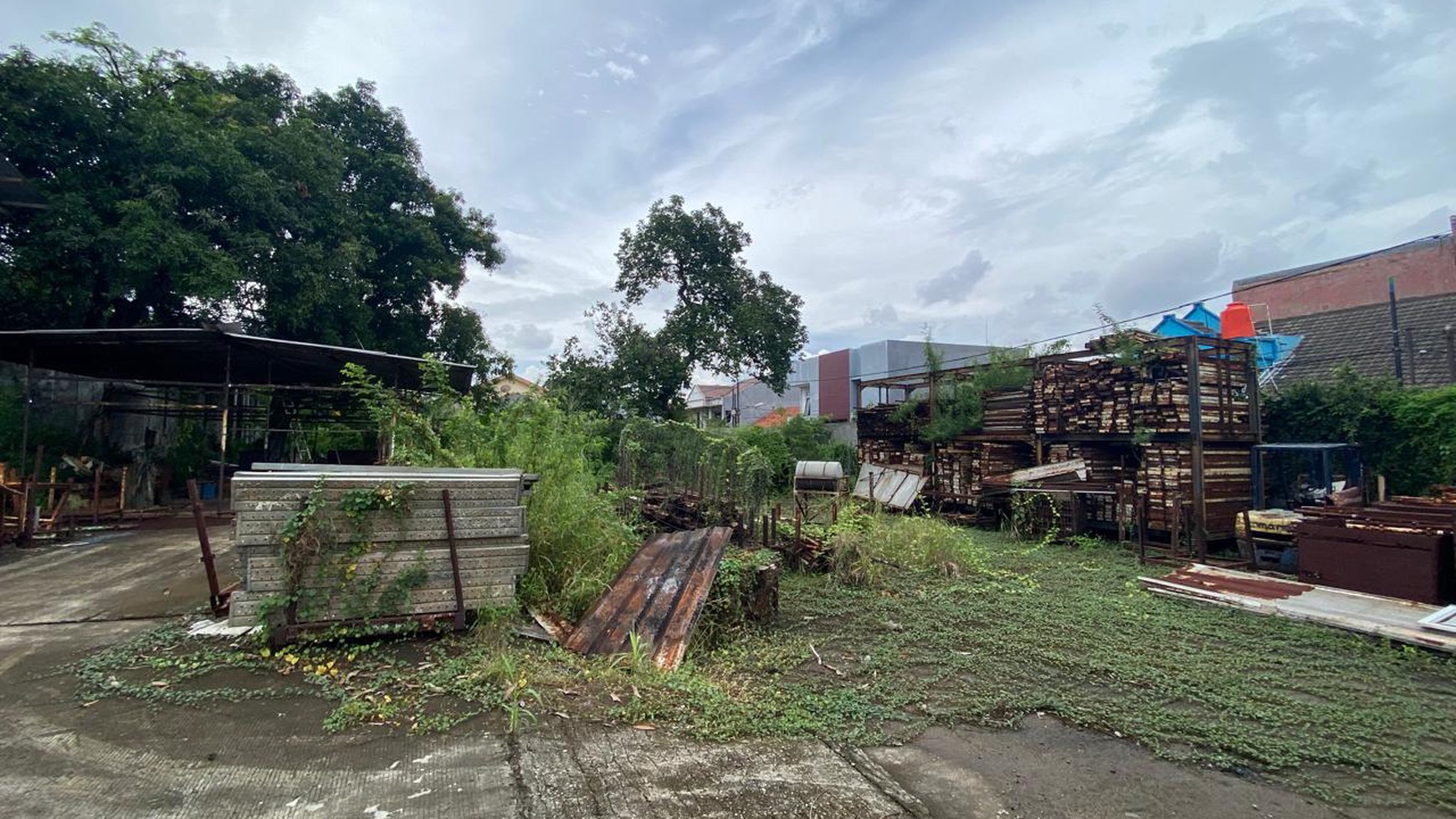 DIJUAL CEPAT TANAH DAN GUDANG DI LOKASI STRATEGIS DI BINTARA, BEKASI.