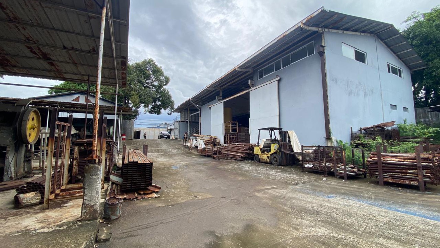 DIJUAL CEPAT TANAH DAN GUDANG DI LOKASI STRATEGIS DI BINTARA, BEKASI.