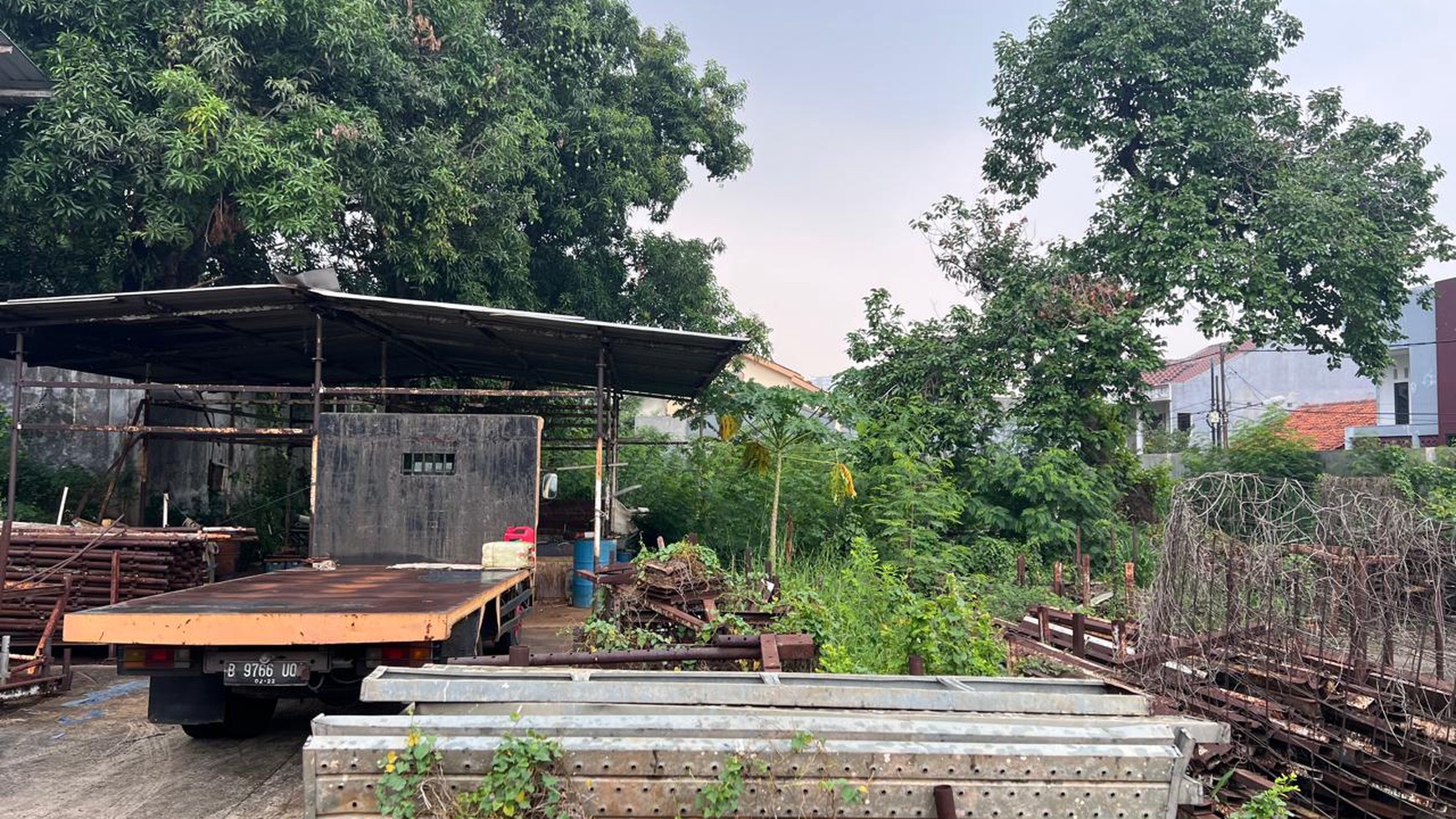 DIJUAL CEPAT TANAH DAN GUDANG DI LOKASI STRATEGIS DI BINTARA, BEKASI.