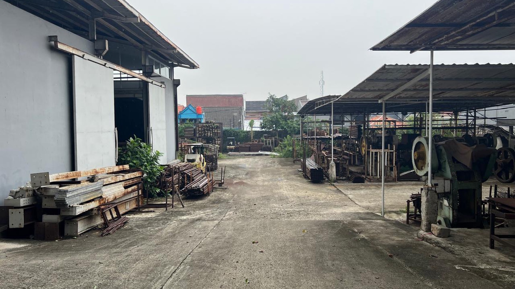 DIJUAL CEPAT TANAH DAN GUDANG DI LOKASI STRATEGIS DI BINTARA, BEKASI.