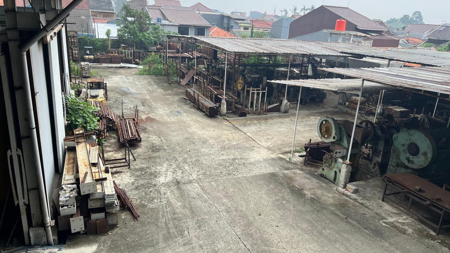 DIJUAL CEPAT TANAH DAN GUDANG DI LOKASI STRATEGIS DI BINTARA, BEKASI.