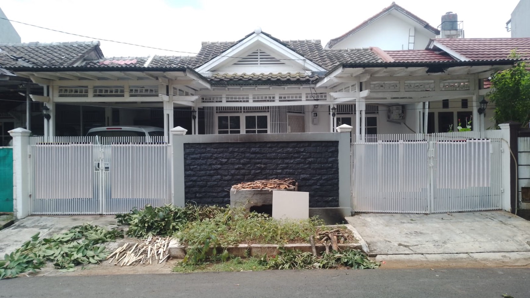 Rumah 1 Lantai, bebas banjir, dekat Stasiun Sudimara