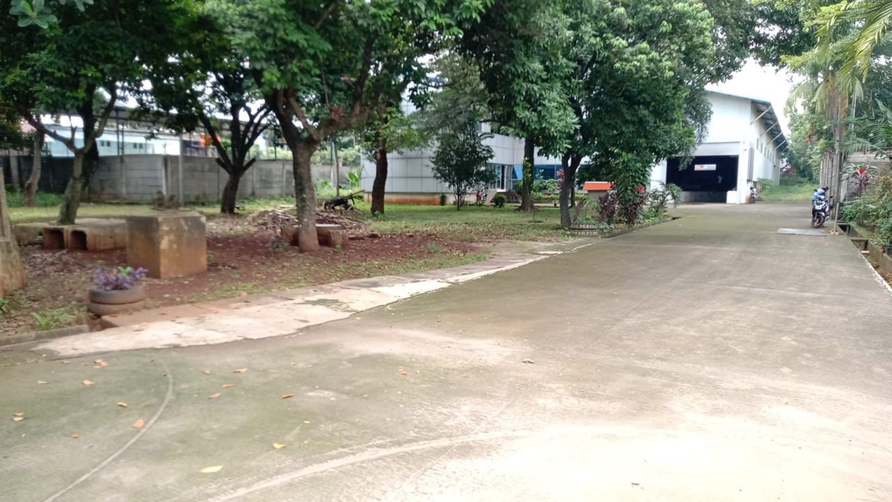 Gudang hitung tanah di Jati Sampurna