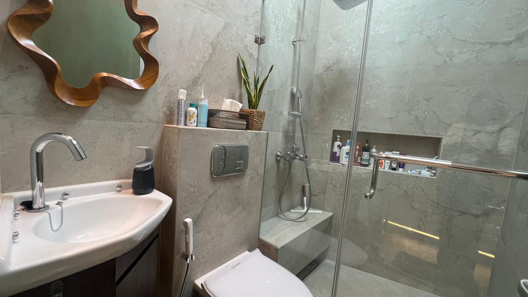 Rumah Hitung Tanah Area Cipete