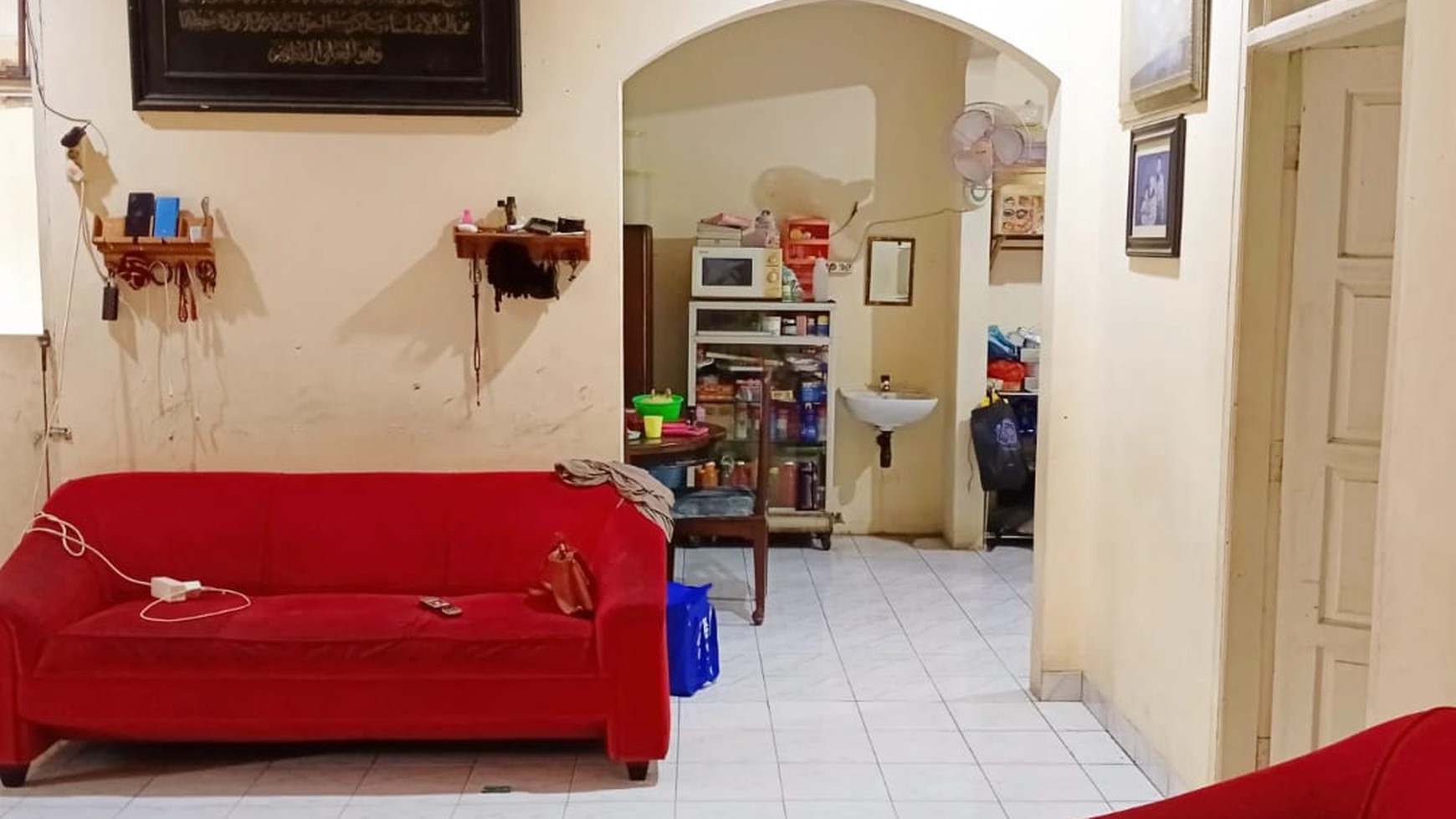 Rumah 1 Lantai dijual cepat lokasi dekat dengan pasar segar, dan mall di Cinere, Depok