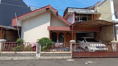 Rumah Tinggal di Jalan Sekelimus, Bandung - Jawa Barat 