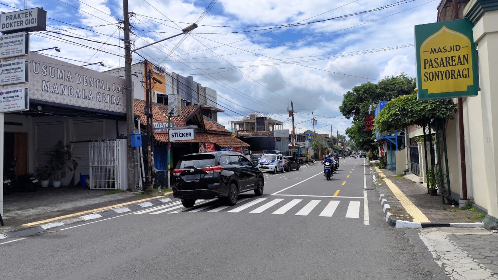 Tanah Bonus Bangunan 472 Meter Persegi Lokasi Strategis Dekat Stadion Mandala Krida 