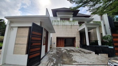 Rumah Mewah Ada Swimming Pool di Gedung Hijau Pondok Indah