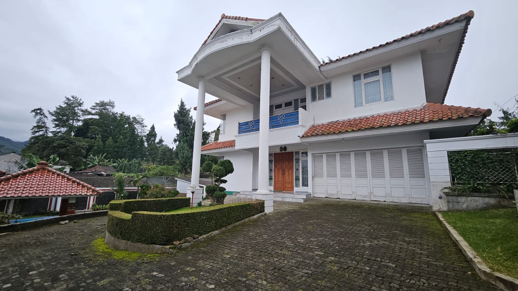 Dijual villa di puncak dekat taman safari