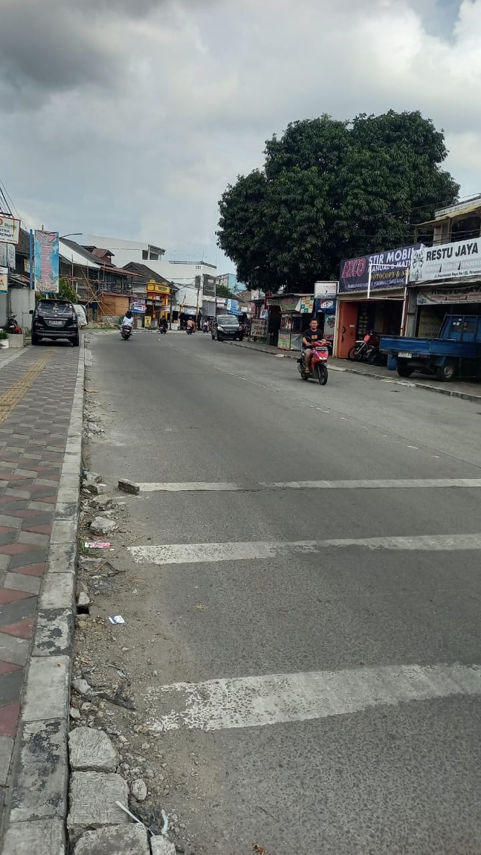 Dijual Ruko Lokasi Pinggir Jalan Raya Dan Sangat Strategis Di Jl. Prambanan Raya , Cibodas - Tangerang