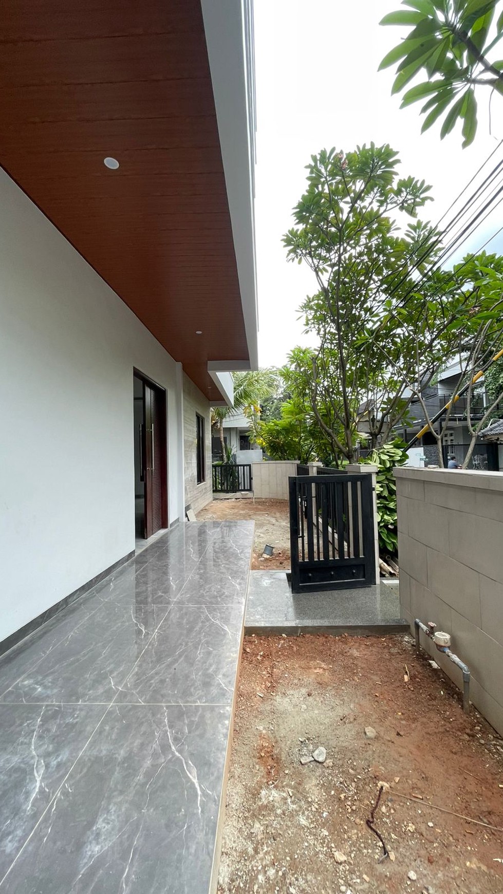  Rumah Baru,dekat jajan,securty 24 jam di Bintaro Jaya 9.