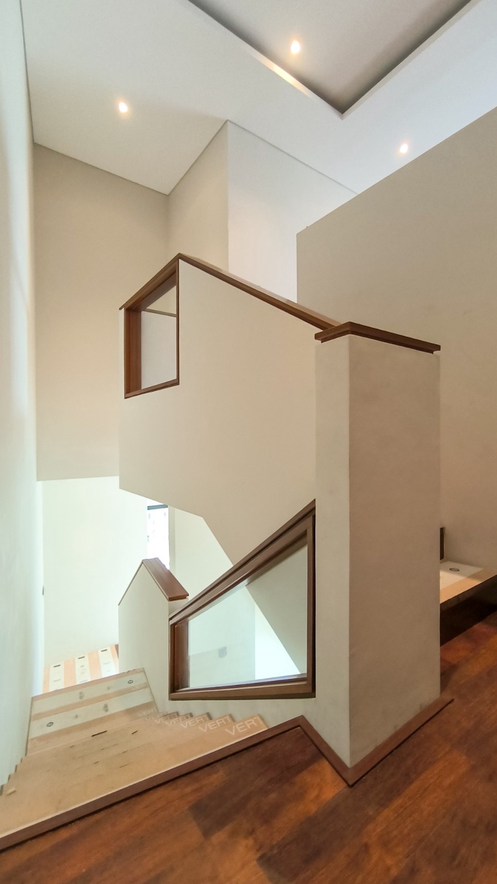 Rumah dalam ruangan Bagus,nyaman di Bintaro Jaya 9