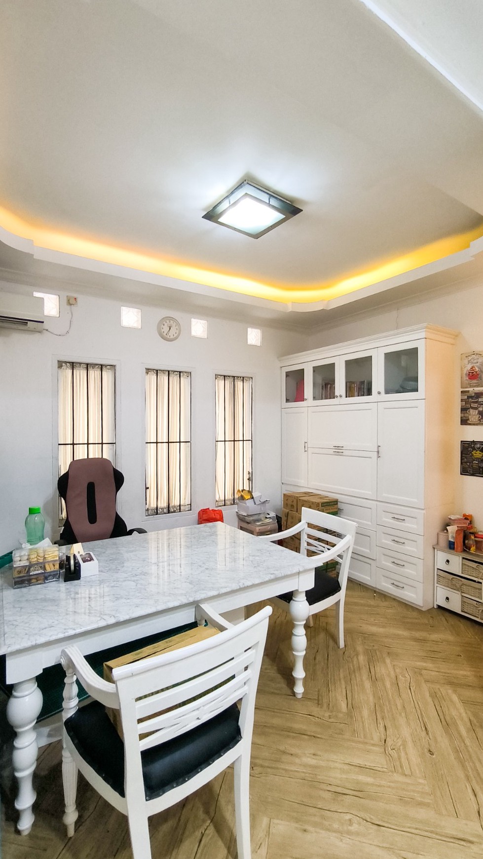 Rumah siap huni,2 lantai,strategis di Bintaro Jaya Sektor 9