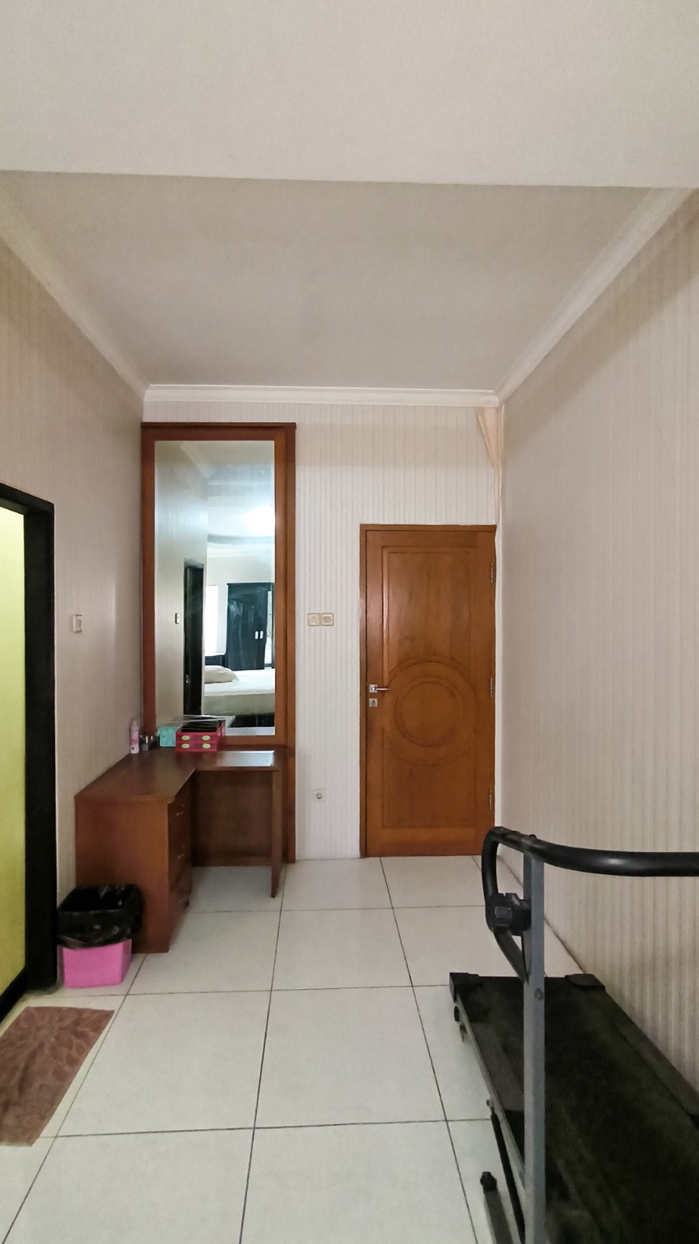 Rumah siap huni,2 lantai,strategis di Bintaro Jaya Sektor 9