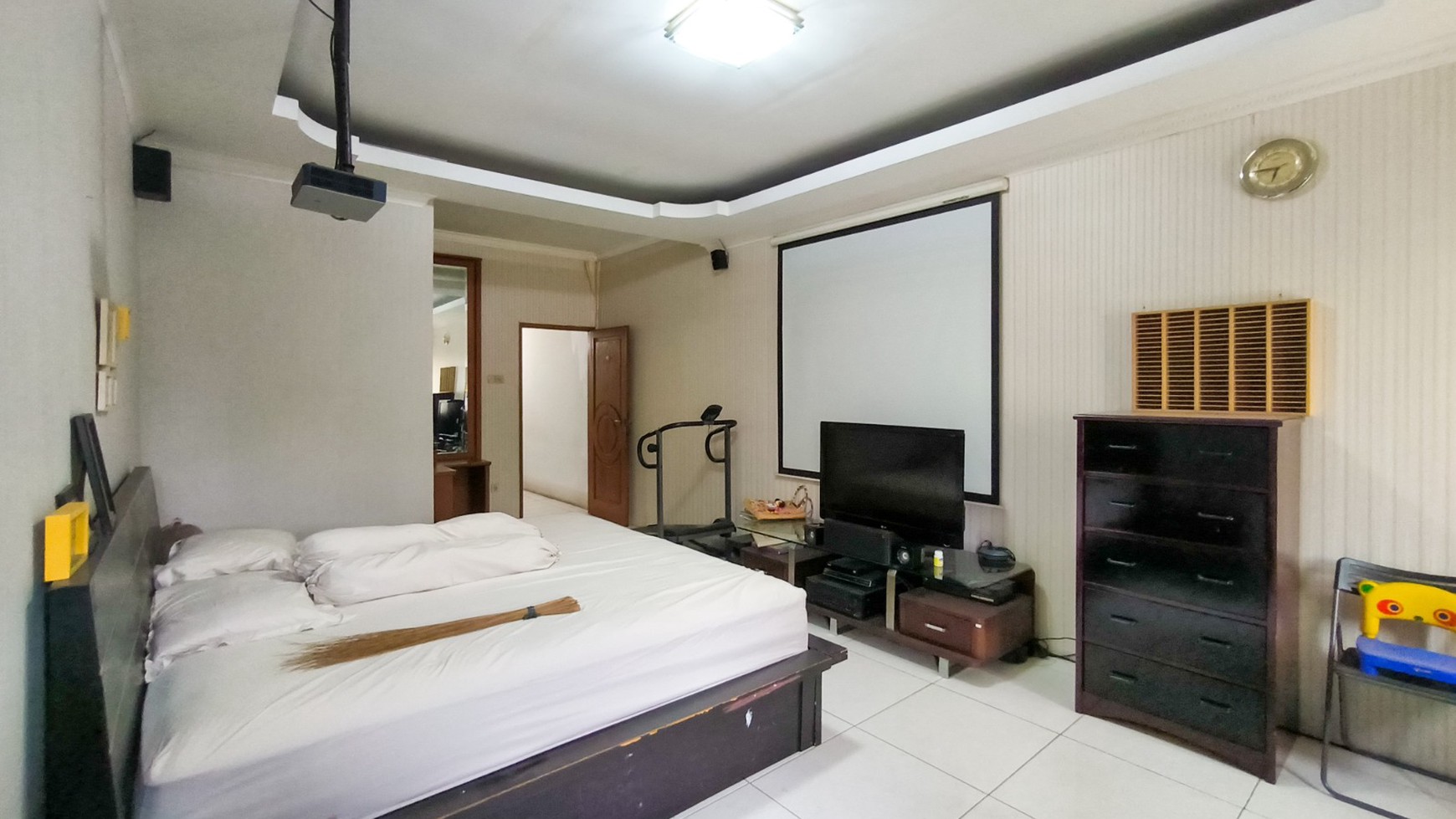 Rumah siap huni,2 lantai,strategis di Bintaro Jaya Sektor 9