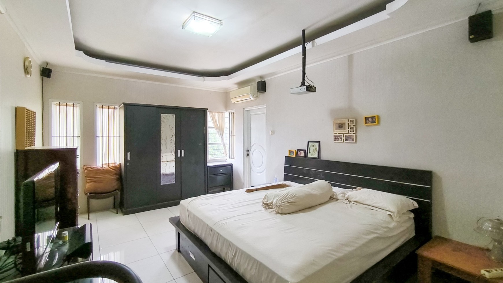 Rumah siap huni,2 lantai,strategis di Bintaro Jaya Sektor 9