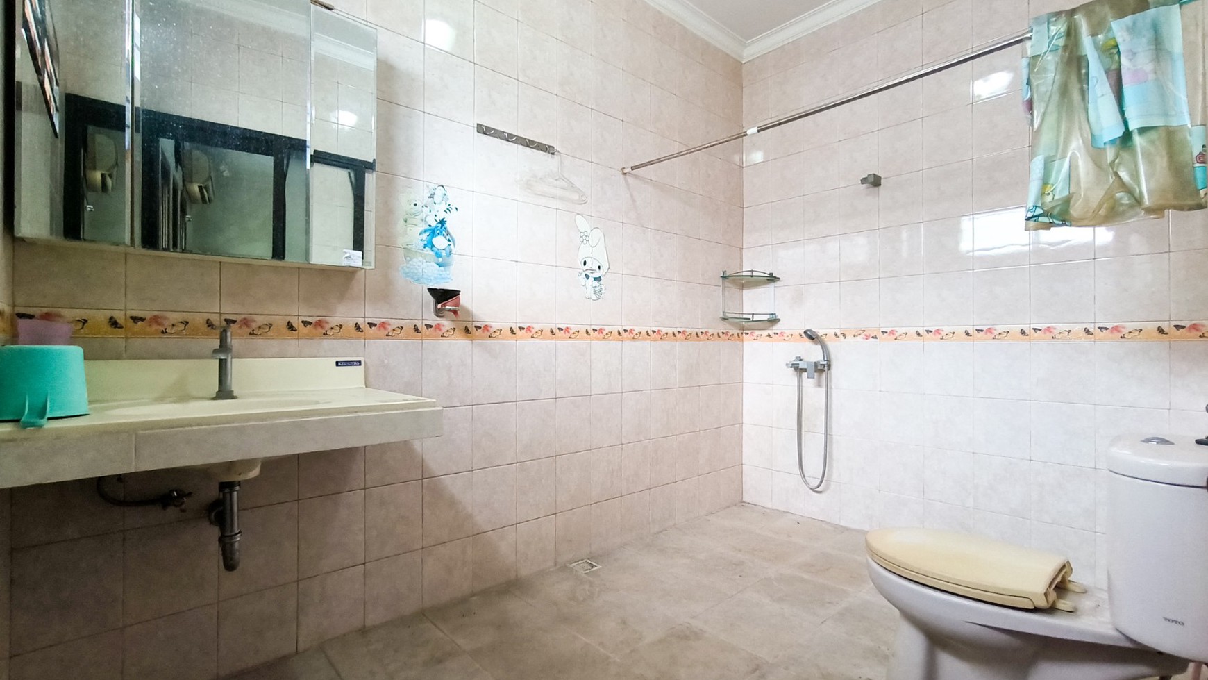 Rumah siap huni,2 lantai,strategis di Bintaro Jaya Sektor 9