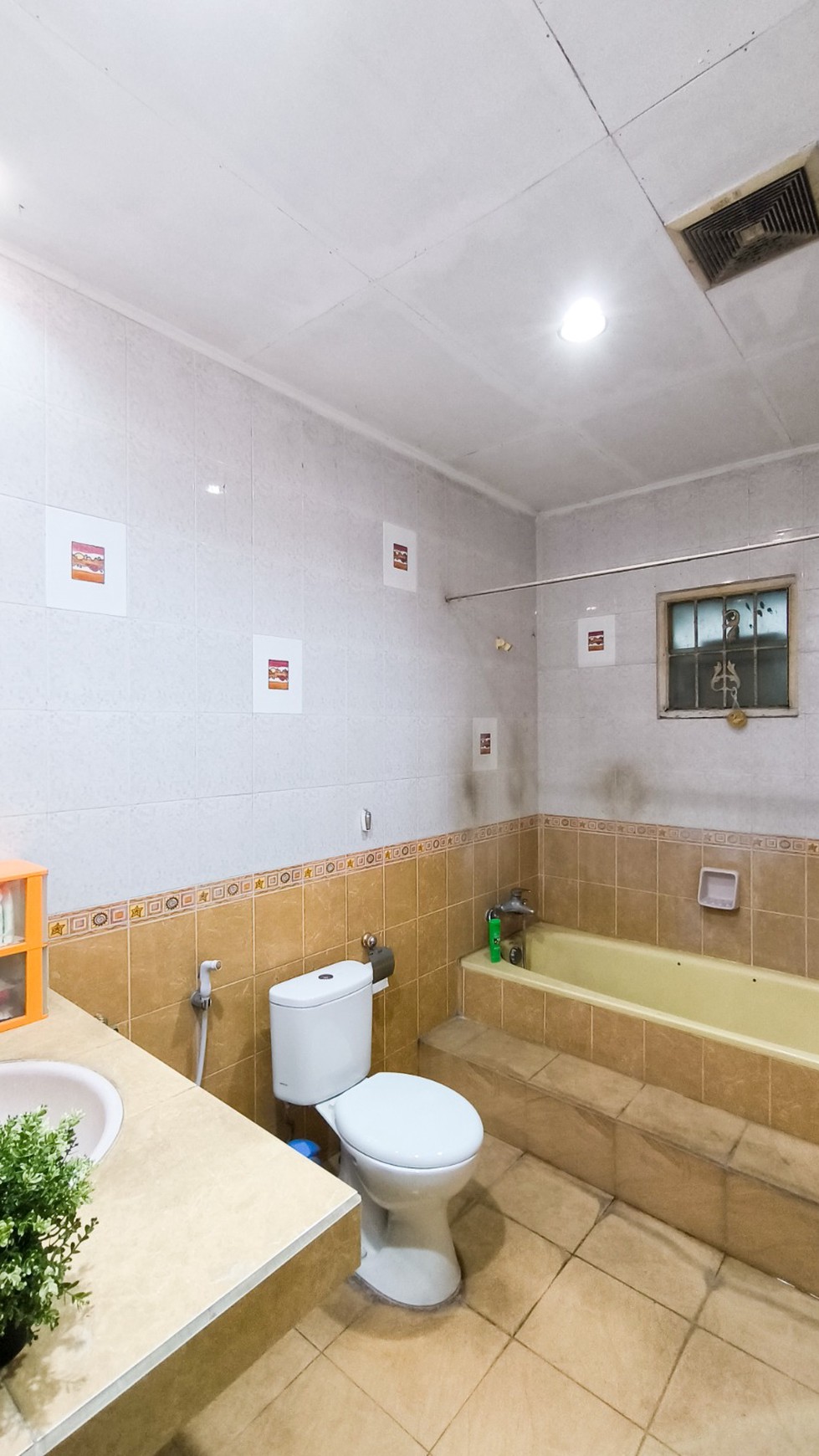 Rumah siap huni,2 lantai,strategis di Bintaro Jaya Sektor 9