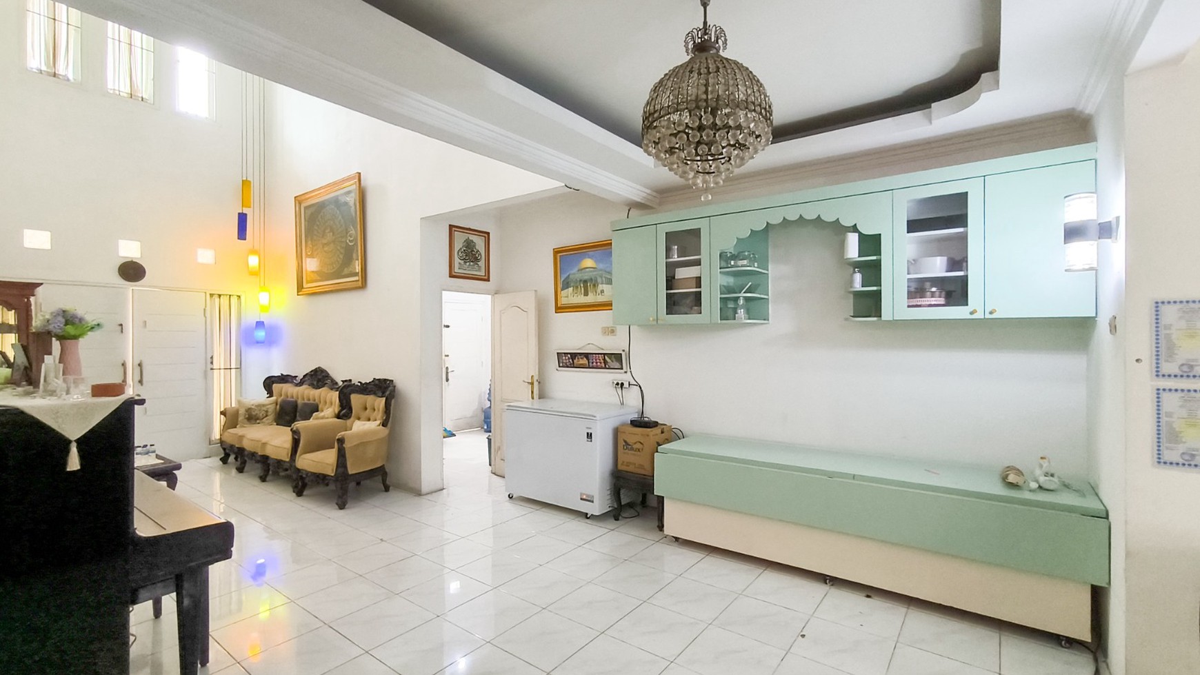 Rumah siap huni,2 lantai,strategis di Bintaro Jaya Sektor 9