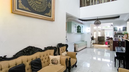 Rumah siap huni,2 lantai,strategis di Bintaro Jaya Sektor 9