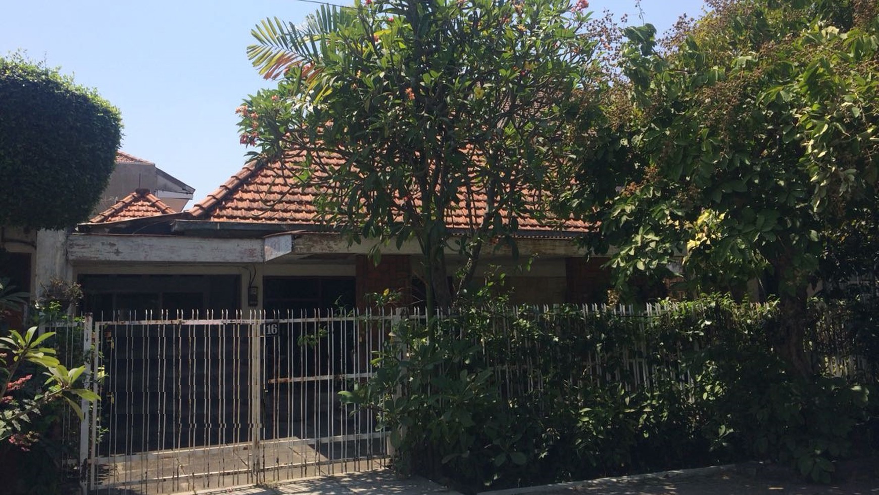 Rumah Murah Strategis Pusat Kota Jl. Cipunegara Surabaya