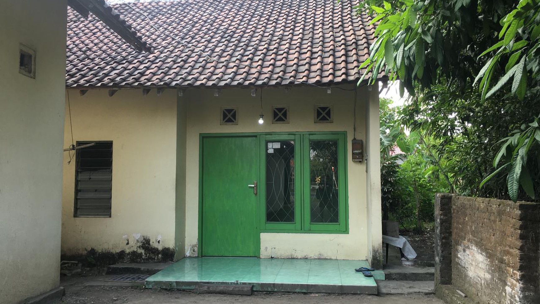 Rumah 2 Bersebelahan di Lokasi Strategis Jombang