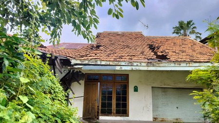 Rumah di Cempaka Putih Barat, luas : 700 m2, kotak, cocok untuk restoran untuk cafe, 10 menit dari Letjend Suprapto dan To Priok