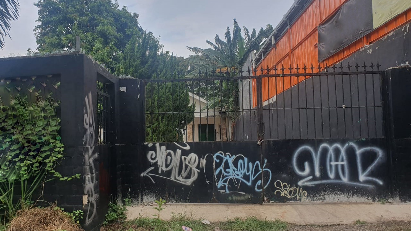 Rumah Hitung Tanah Area Cipete