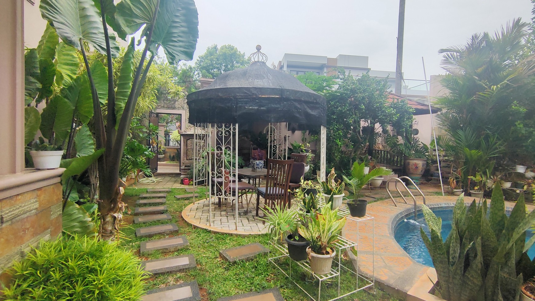 Rumah Hitung Tanah Area Cipete